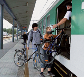 Cu bicicleta in tren